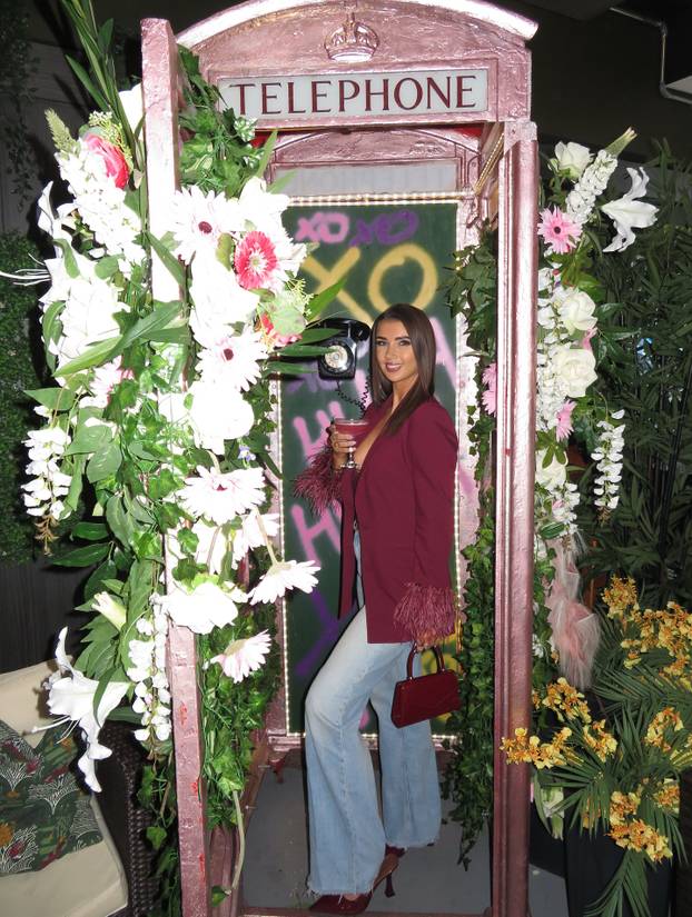 FOTO Zbog fatalne ljepotice je premierligaš dobio nove fanove