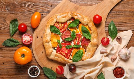 Kolovoz je mjesec raj&ccaron;ica! Super recepti - od juhe do tarta i salse