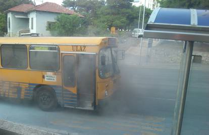 Panika u Splitu: Zapalio se bus pun putnika, nema ozlijeđenih