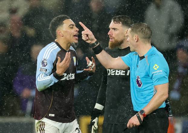 Premier League - Wolverhampton Wanderers v Aston Villa