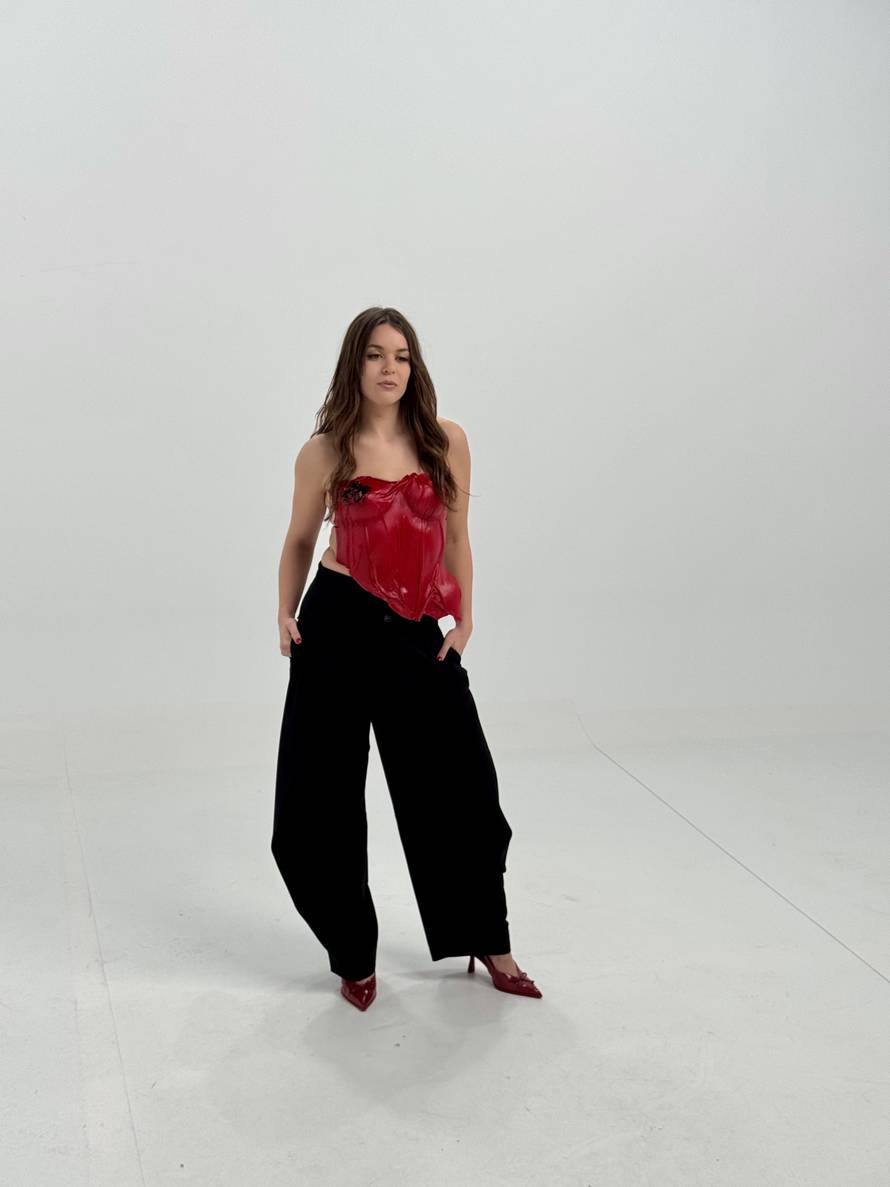 Lara Demarin se vraća na Doru s pjesmom Mantra: 'Cvek me naučio da se strpljenje isplati!'