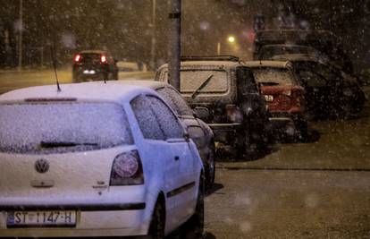 Snijeg zabijelio Dalmaciju: 'Sve što je propupalo sad je smrzlo'
