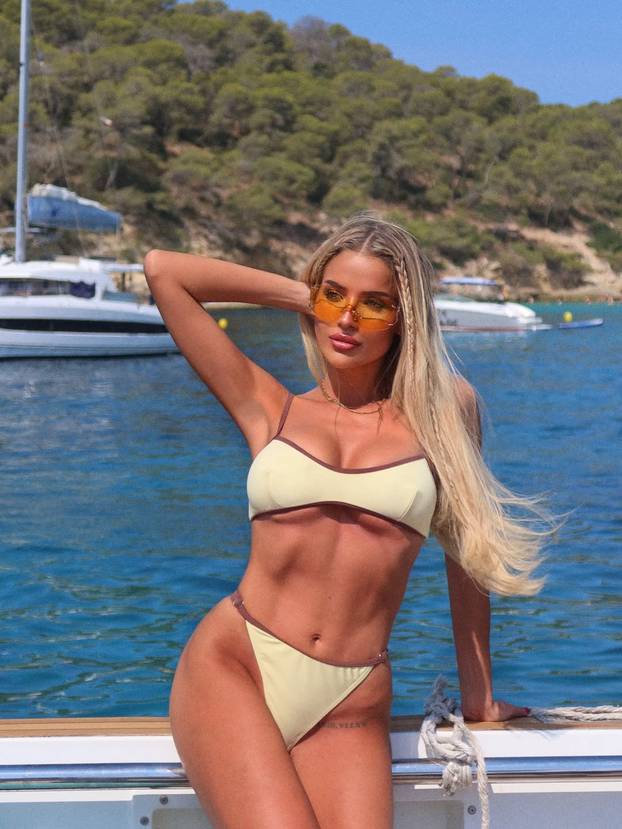 FOTO Dias nedavno prekinuo, a manekenka je sada objavila selfie iz kreveta njegove bivše