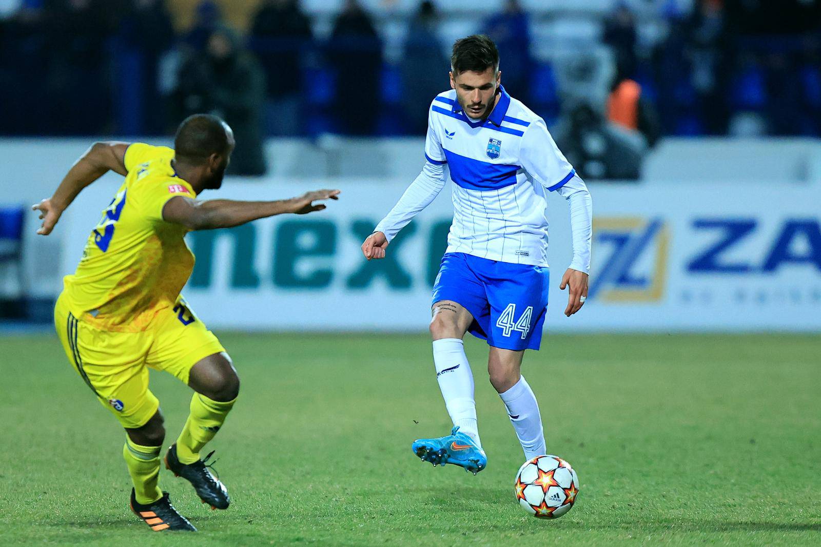 U derbiju 25. kola Prve HNL Osijek je na stadionu Gradski vrt pobijedio Dinamo sa 1-0