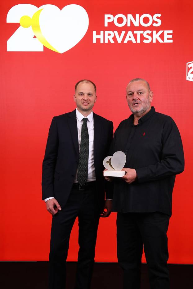 Zagreb: Svečana dodjela nagrade Ponos Hrvatske, fotografiranje prije početka dodjele 