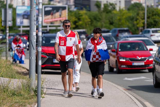 Rijeka: Navijači dolaze na stadion na prijateljsku utakmicu Hrvatske i Belgije uoči Svjetskog prvenstva
