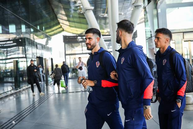 Zagreb: Odlazak hrvatske nogometne reprezentacije u Prag 