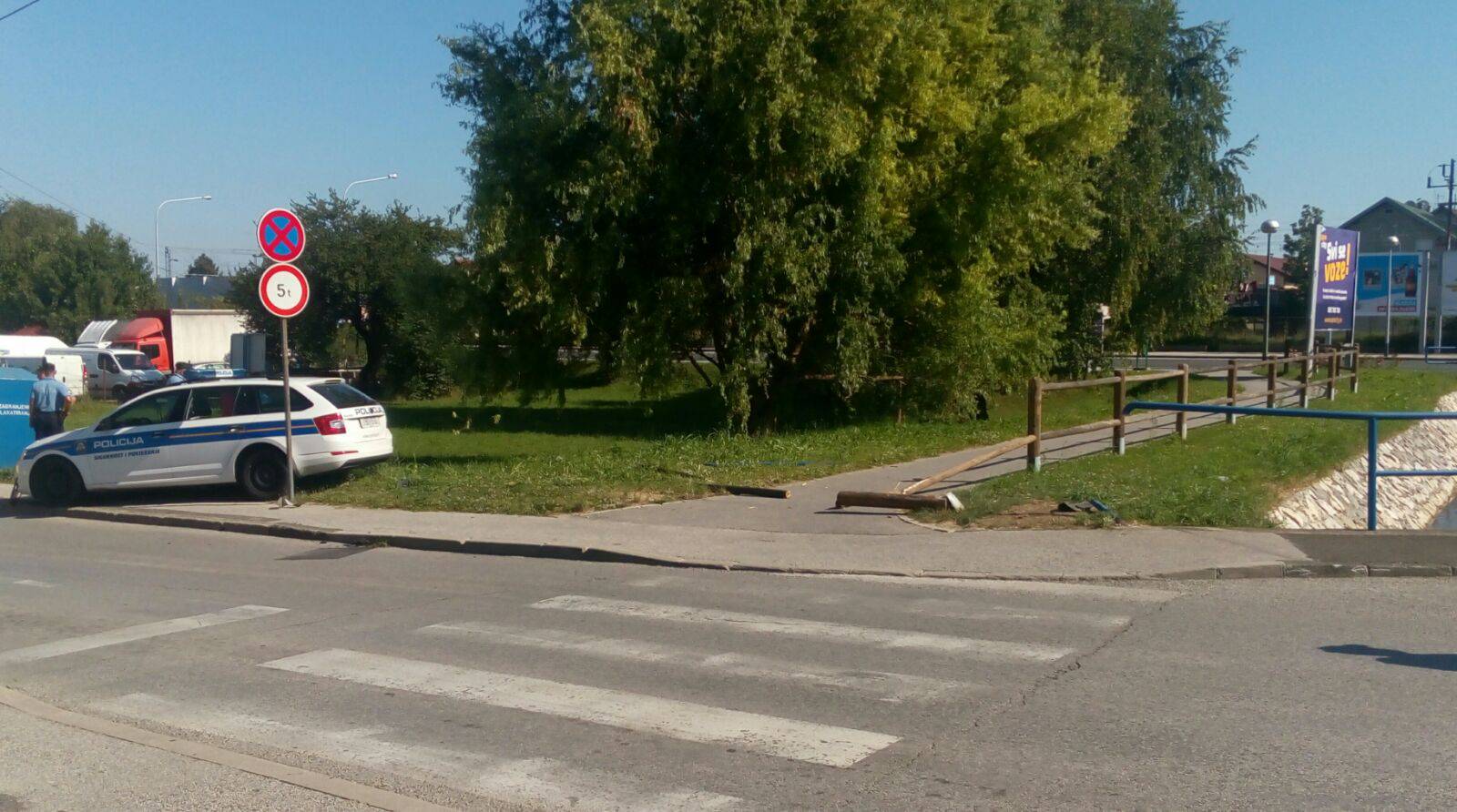 Zagreb: Policija srušila ogradu, jedan policajac lakše ozlijeđen