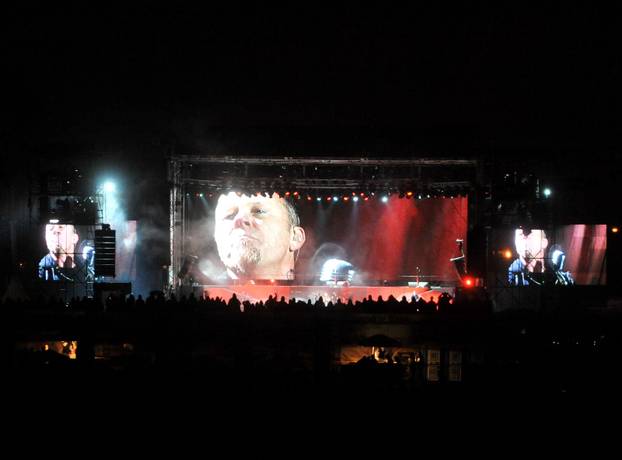 ARHIVA - 2010. Zagreb: Metallica na Hipodromu oduševila preko 30 tisu?a fanova, a kiša je lijevala kao iz kabla