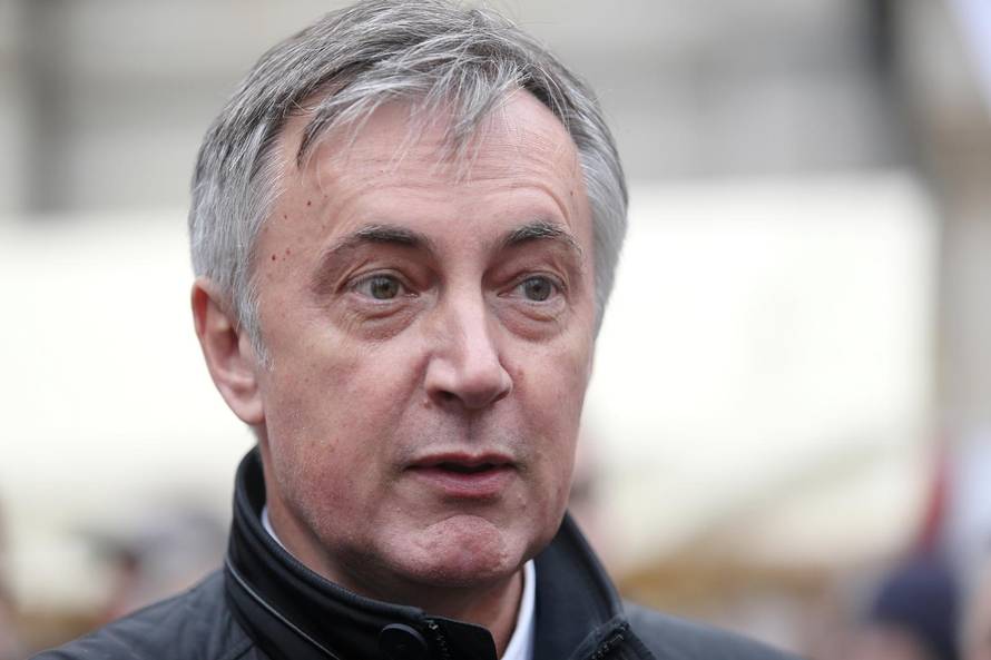 Jacques podržao Škoru, a za sate pjevanja javila se Kolinda