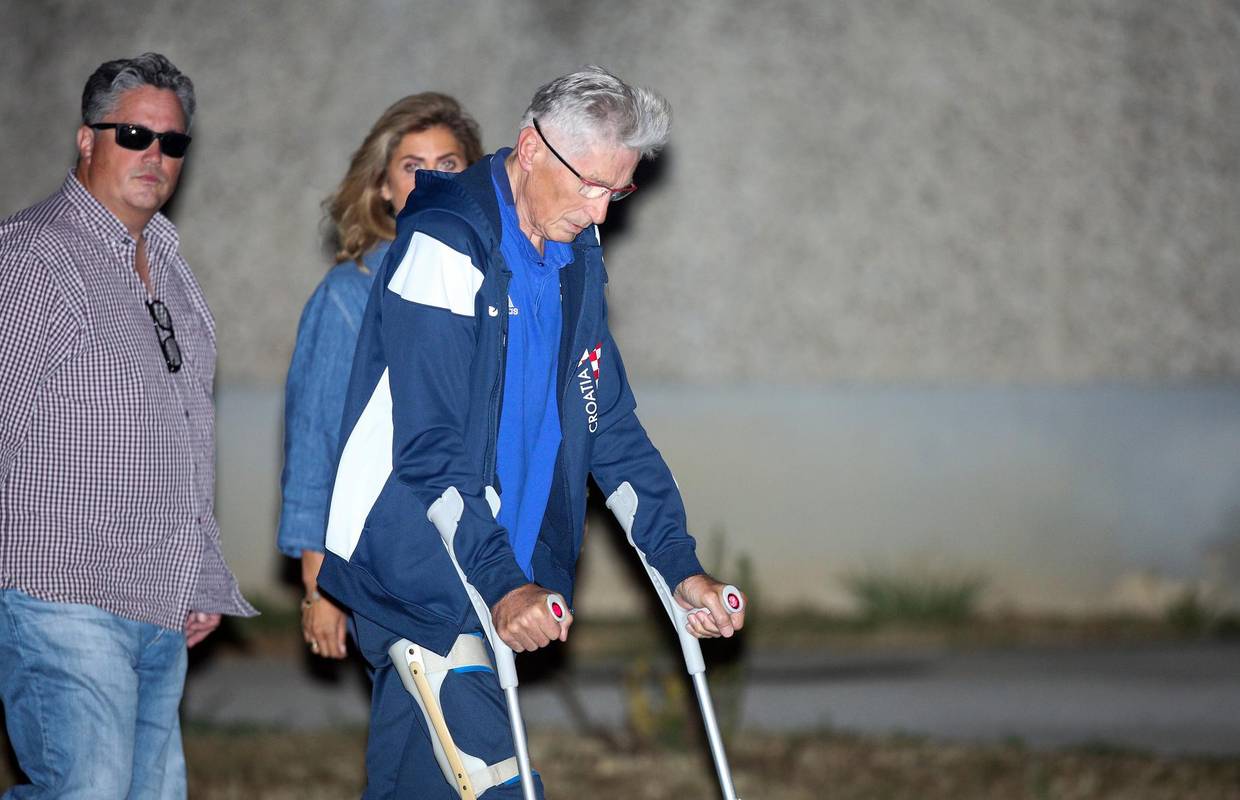 Horvatinčić stigao u Remetinec, iz auta je izašao na štakama: 'Bit ću dobar zatvorenik'