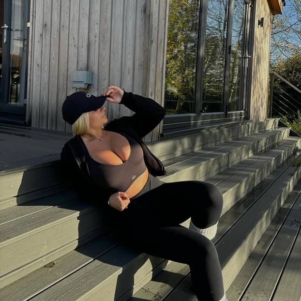 FOTO Možete li vjerovati da su se Apolloniji u školi rugali zbog izgleda? Eh, da ju danas vide...