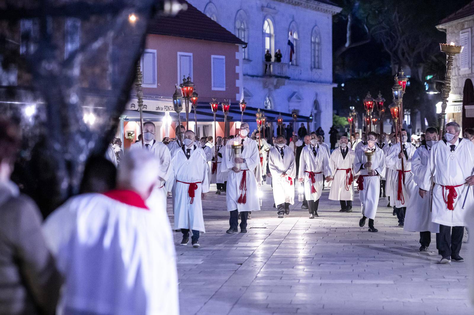Jelsa: Završetak tradicionalne noćne procesije "Za križen" na otoku Hvaru