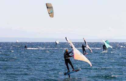 Danas sunčano, temperature na moru do 20 stupnjeva, ali su izdali upozorenja zbog vjetra