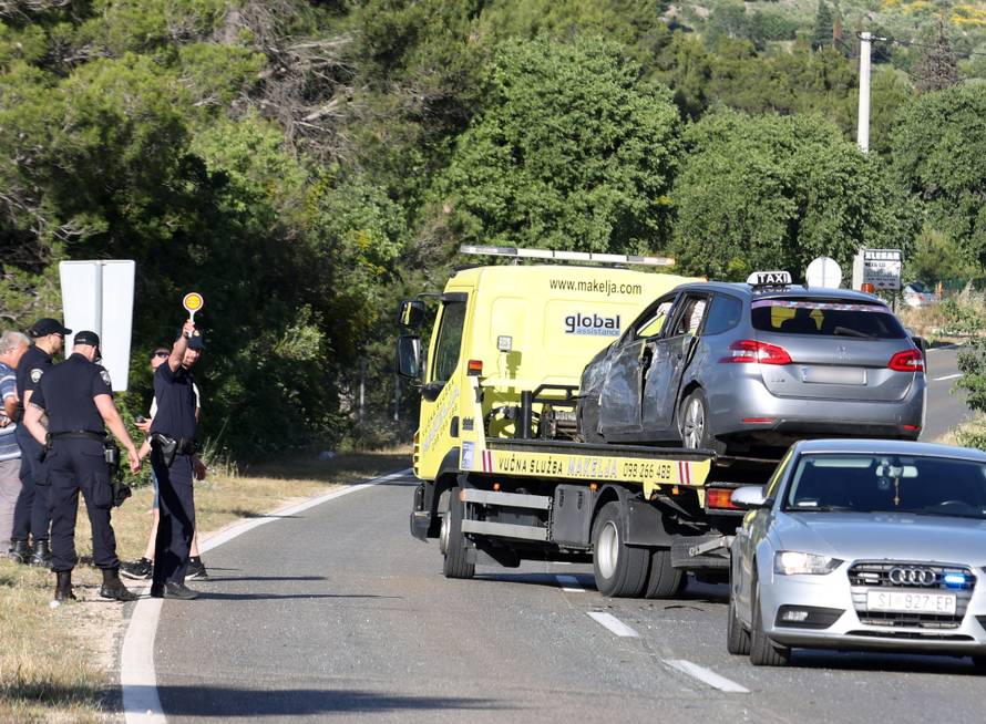 Šibenik: Sudar autobusa i osobnog automobila