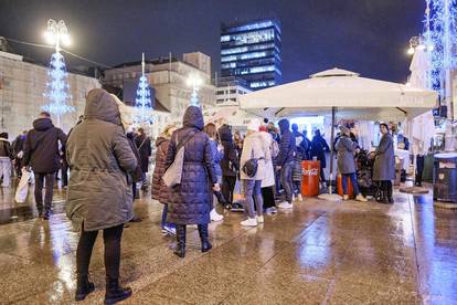 Zagreb: Čak niti kiša nije uspjela otjerati posjetitelje Adventa