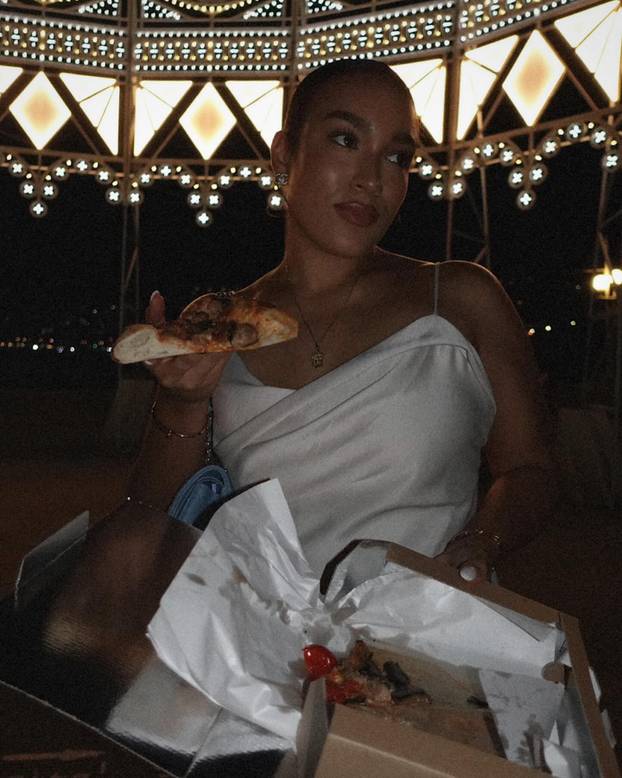 Zvijezda Galatasaraya kaže da mu izgled nije bitan. Pogledajte kako izgleda njegova djevojka