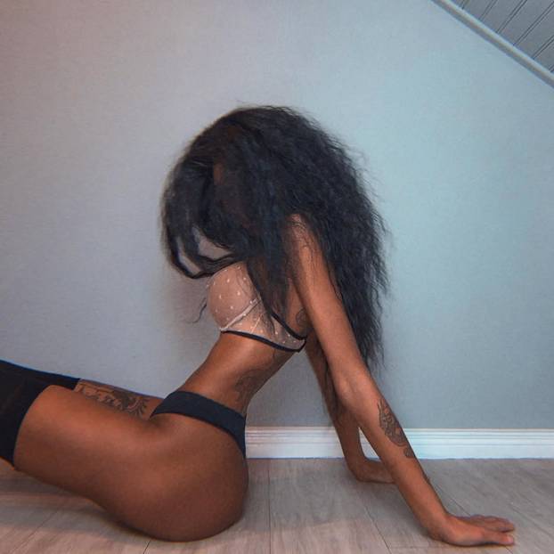 FOTO Govore joj da je crnkinja: Irkinja je opsjednuta solarijem, a ima i jako uzak struk...