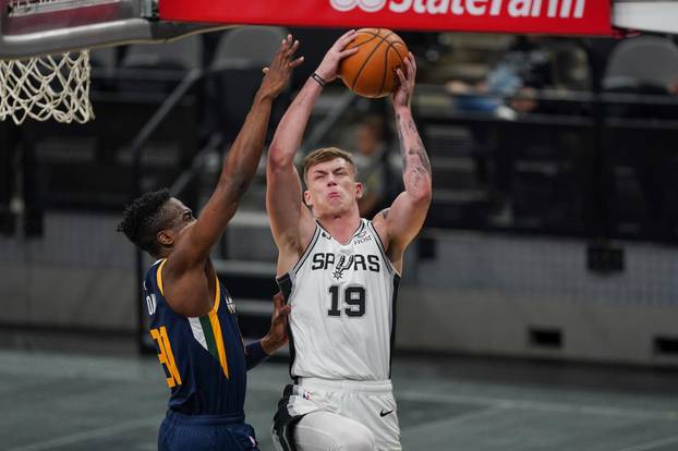 NBA: Utah Jazz at San Antonio Spurs