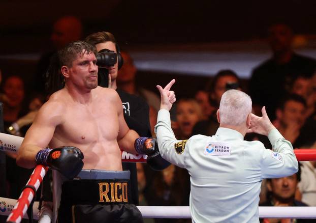 Oleksandr Usyk v Rico Verhoeven - WBC Heavyweight Title