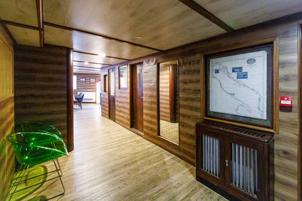 FOTO Zavirite u prvi brod-hotel u Hrvatskoj: Noćenje na ovom brodu u Rijeci ima posebnu čar