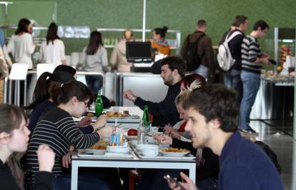 Studenti izlaze na ulice zbog skuplje hrane u menzama