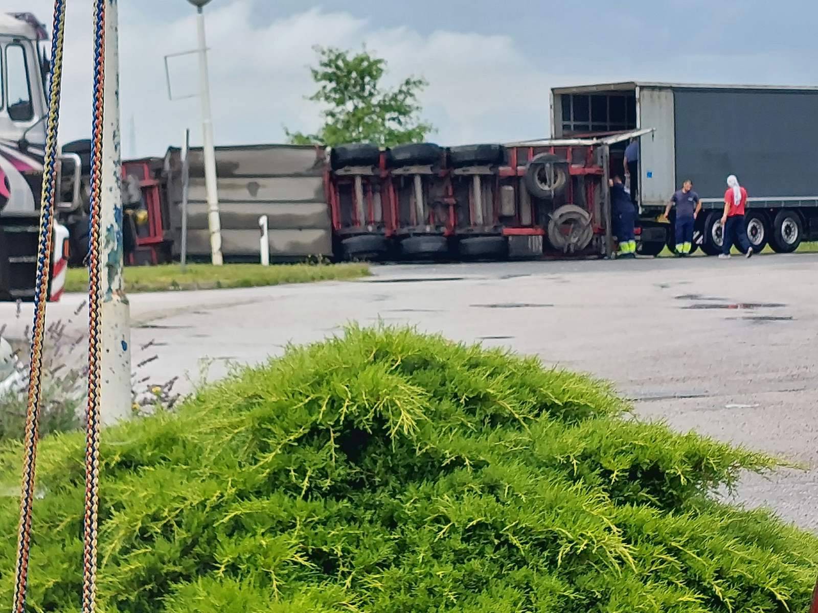 Sudarila se dva kamiona kod Županje: Jedan teško ozlijeđeni