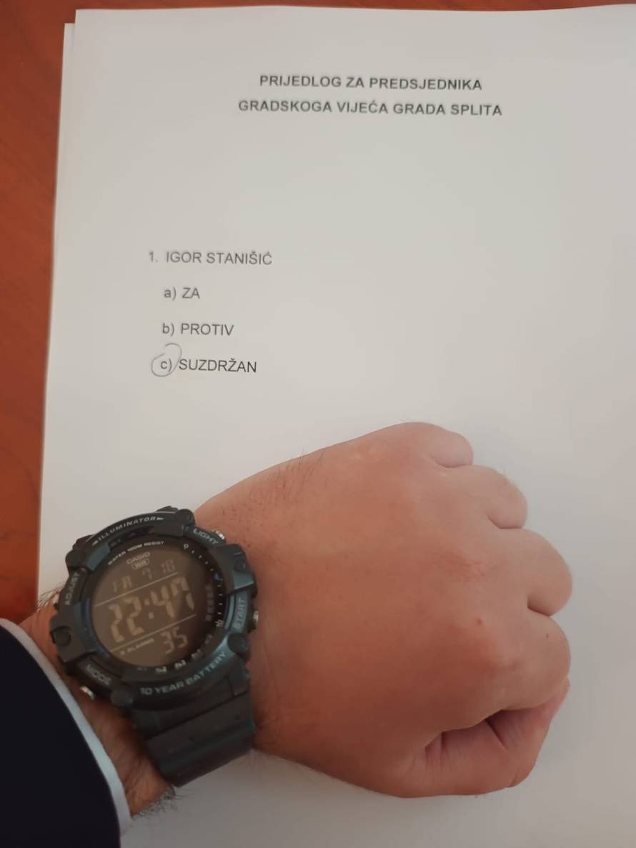 Ivošević: 'Listić Katarine Prnjak nije autentičan'. Prnjak tvrdi: 'Neću se njemu objašnjavati!'