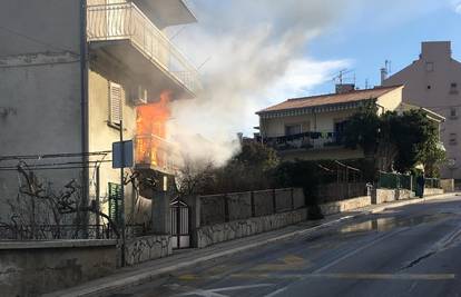 Izbio je požar u kući u Solinu: 'Žena je izašla van na vrijeme'