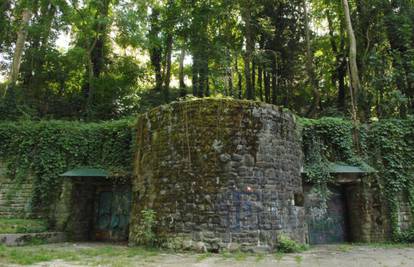 Tuneli u Zagrebu (3): Postoji i bunker ispod Banskih dvora!?