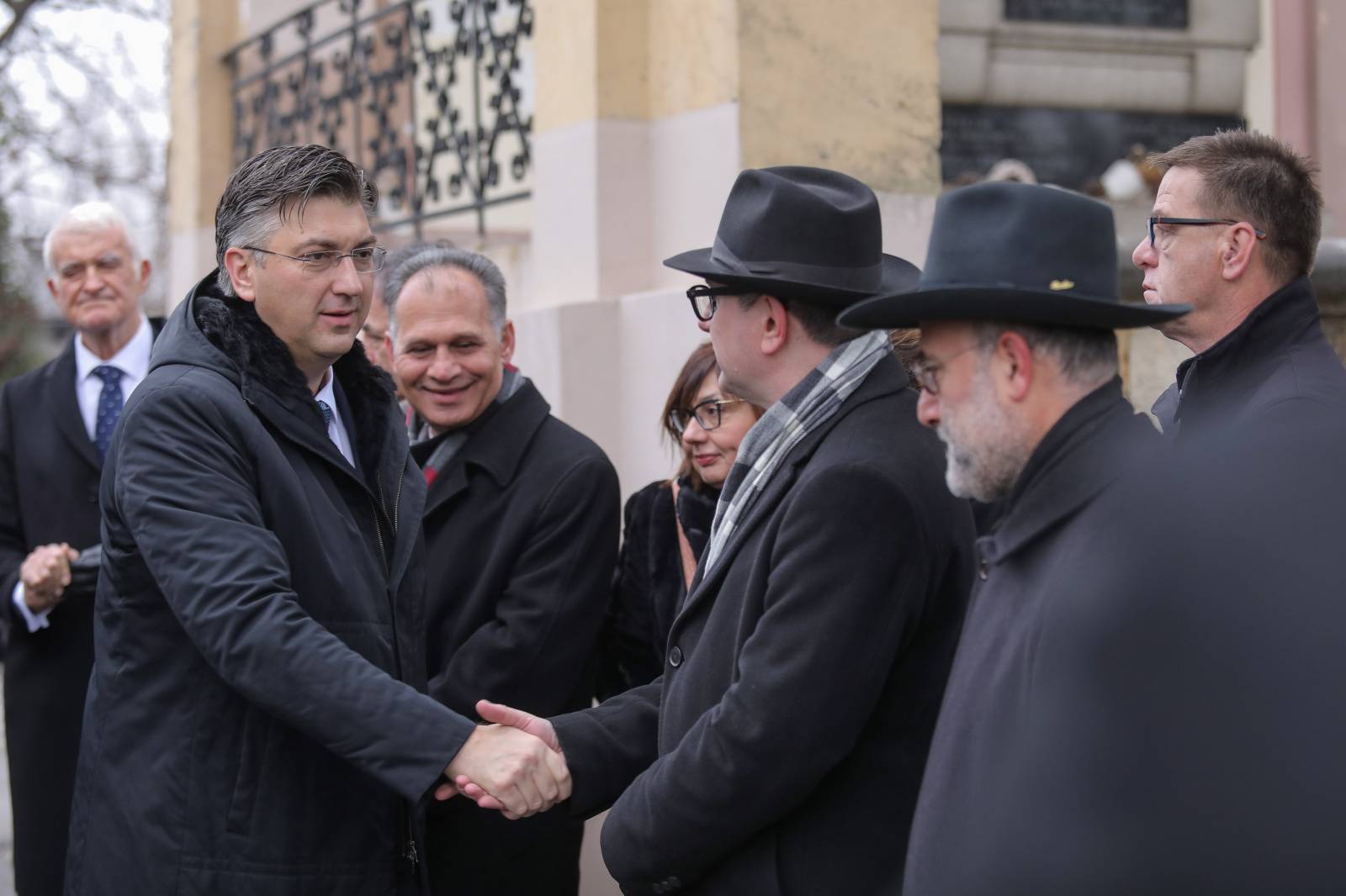 Zagreb: Na Mirogoju položeni vijenci na Dan sjećanja na žrtve Holokausta