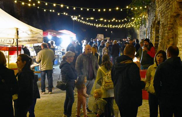 FOTO Tvrđava bila ispunjena pivom na još jednom izdanju Pivo festa u Slavonskom Brodu