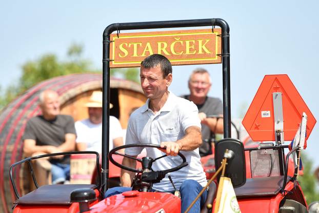 Sveti Urban: Međunarodni traktorski rally na štrigovskim vinogradima 