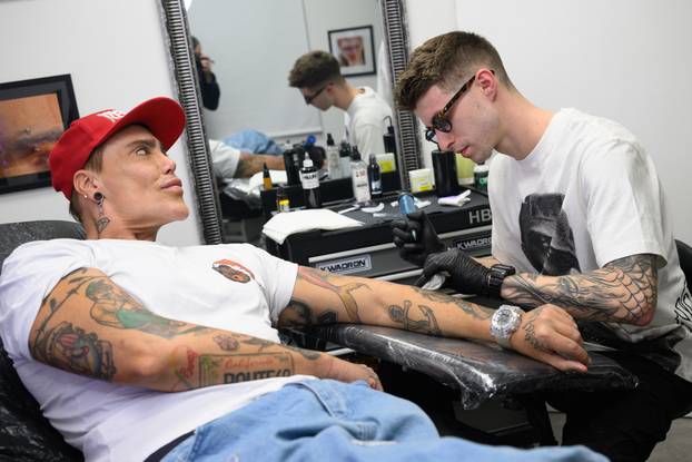 Zagreb: Svečano otvorenje Saints Barbershopa / Sinners piercing & tatoo studija