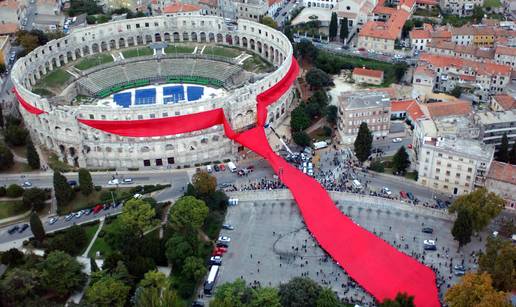 S kravatom smo 2003. postavili Guinnessov rekord, a evo kako &cacute;e danas ukrasiti Zagreb