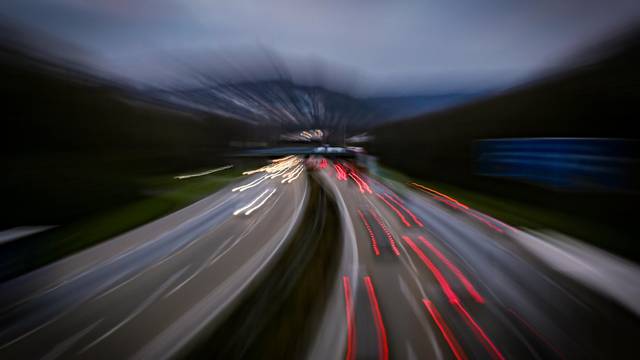 Autobahnom jurio 417 km/h, tamo nema ograničenja, ali svejedno ga policija istražuje