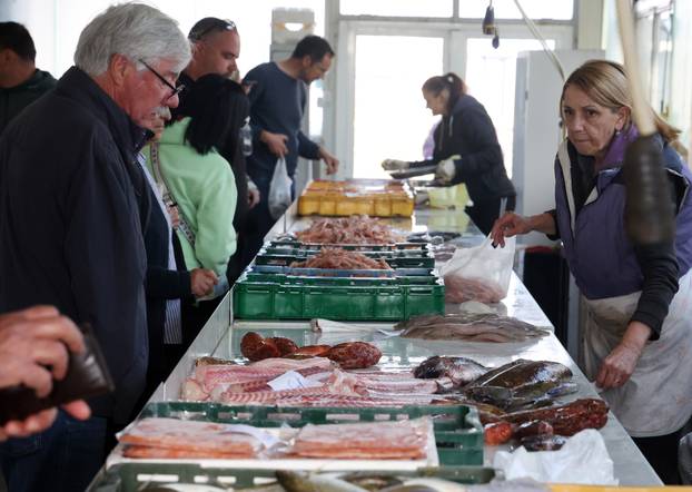 Šibenik: Poskupljenje plavog dizela još se nije odrazilo na cijene u ribarnici