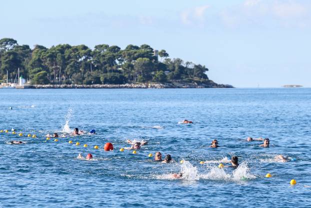 Održana plivačka manifestacija Porečki delfin