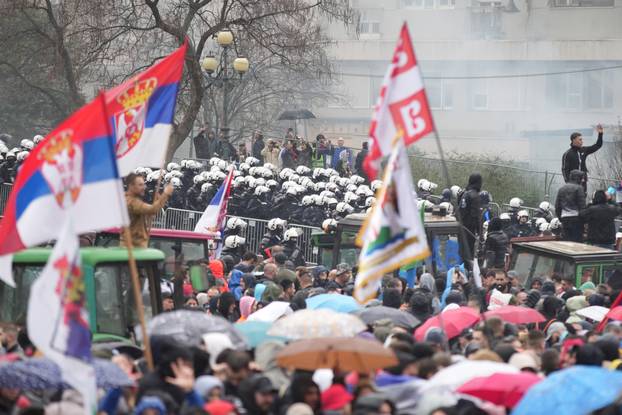 Beograd: Službeno počeo najveći prosvjed u Srbiji "15. za 15"
