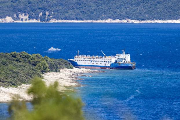 Započela finalna faza uklanjanja broda Deala iz Raškog zaljeva