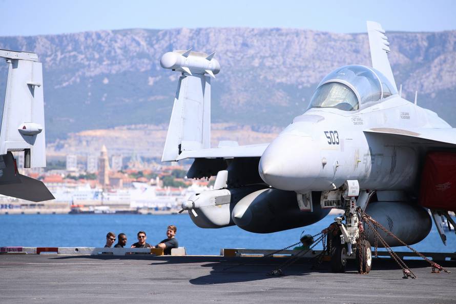 Posjetili smo američki nosač zrakoplova USS Gerald R. Ford koji je u jutarnjim satima stigao u Split