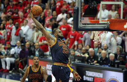 Cavsi su poveli u finalu Istoka, LeBron i J.R. Smith u formi...