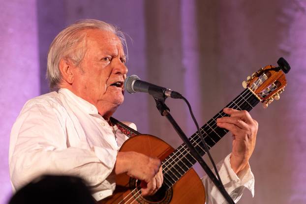 Dubrovnik: Ibrica Jusić na skalinima svetog Vlaha