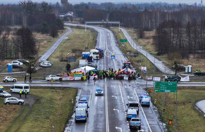 Poljski prosvjednici prekinuli blokadu granice s Ukrajinom: Kriza je trajala mjesecima....