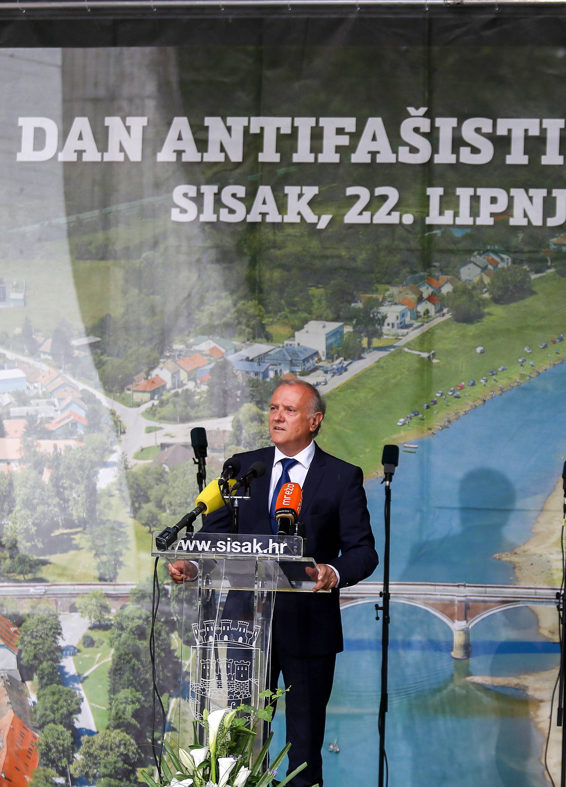 Ministar Bošnjaković malo se zbunio: Recimo ne antifašizmu
