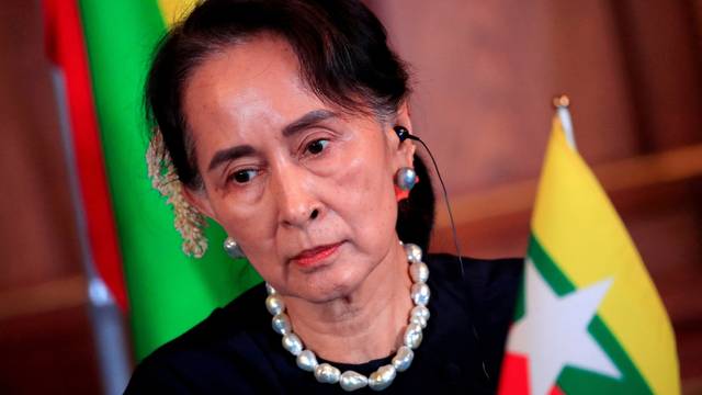 FILE PHOTO: Myanmar's State Counsellor Aung San Suu Kyi attends the joint news conference of the Japan-Mekong Summit Meeting in Tokyo