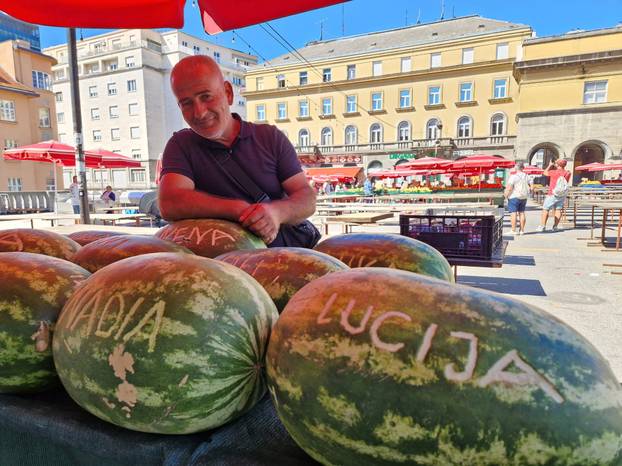 FOTO Jedini ima personalizirane lubenice: 'Kćer mi je dala ideju pa sad posao ide kao lud...'