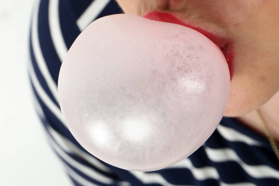 Vječno pitanje: Što se dogodi u tijelu kada progutate žvaku...?