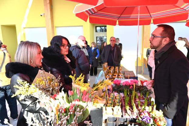 FOTO Vrapče ima novu tržnicu. Koštala više od 3 milijuna eura, evo što će sve tamo prodavati