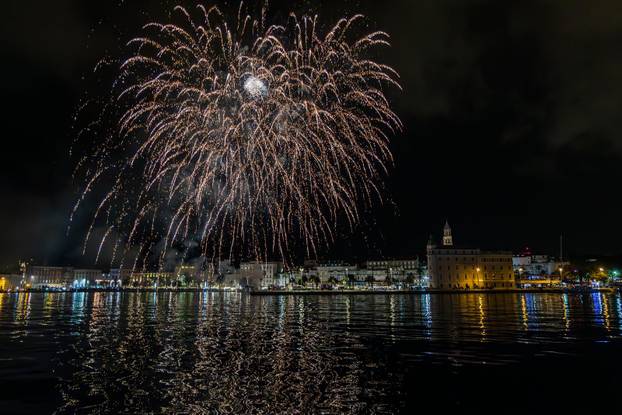 Split: Vatromet povodom proslave Sv Dujma, zaštitnika grada Splita